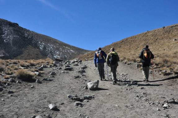 Caminhando para a borda da cratera do Nevado de Toluca, na região central do México